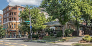 525 East Apartments Gallery 51