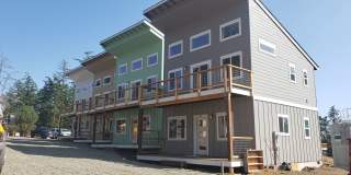 3 Bedroom Furnished Home close to Town Gallery 1