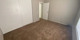 Spacious Aurora Townhome Gallery 12