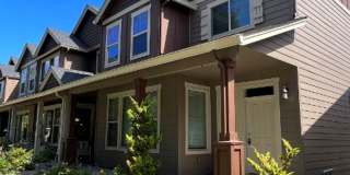 End Unit - Hawks Prairie Townhome Gallery 1
