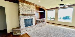 Beautiful Pet-Friendly Home on Green Springs Golf Course Gallery 8