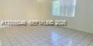 2345 Douglas St Gallery 7