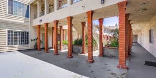 Central Inglewood Life – Gated Living Near SoFi & Transit Gallery 9