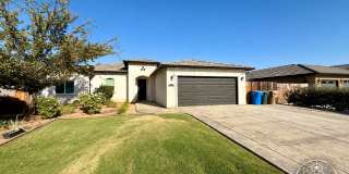 Beautiful 4 Bed/3 Bath Home in NE Bakersfield W/ Paid Solar, RBP & Deposit Alternative Option Beautiful 4 Bed/3 Bath Home in NE Bakersfield W/ Paid Solar, RBP & Deposit Alternative Option Gallery 1