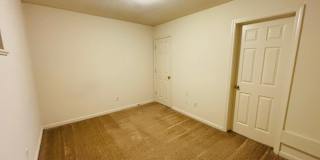 4 Bedroom 3.5 Bath Townhouse Gallery 8