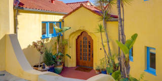 Glorious Gated Private 3 bed/ 3 bath Furnished Spanish Villa with Pool and Hot Tub in the Heart of Los Feliz! Gallery 4