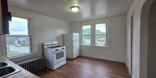 4 bedroom 1 bathroom apartment for rent in Clairton PA Gallery 3