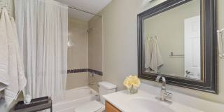 2042 W Warren Boulevard Gallery 30