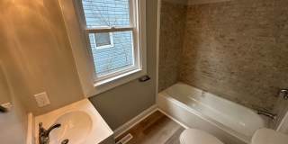 Beautiful Newly Renovated Home 4 BEDROOM 2 BATH Gallery 7