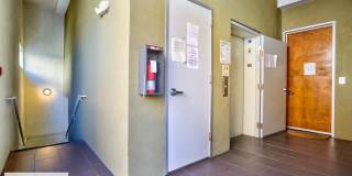 Contemporary 2 bedroom 2.5 bath at the heart of LA Gallery 35