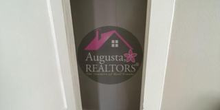 Adorable One Bedroom Duplex! Gallery 12