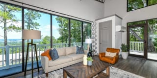 The VUE at Crestwood Apartments Gallery 14