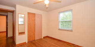 207 E 14th St - 5Bed/2Bath - Remodeled Basement! Gallery 7