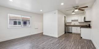 Laurel Pointe Gallery 22