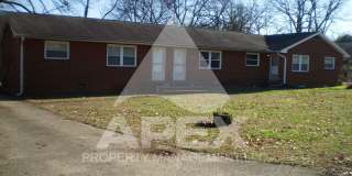 Nice 2 Bd - 1Ba Apartment in Fountain City w/1-Car Carport Parking - End Unit! Gallery 1