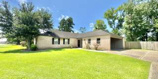 Beautiful 3BR/2BA Home with Sunroom, Formal Dining & Large Backyard Gallery 1