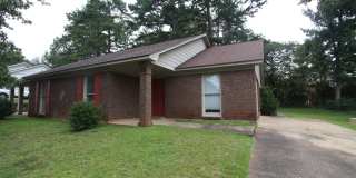 2bed/1.5 bath on Pride Avenue Available for August 2026! Gallery 1