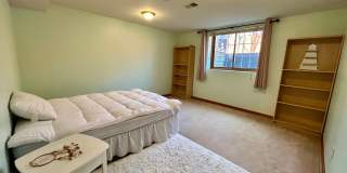 Spacious Garden-level Condo with Kitchenette in North Boulder Gallery 20