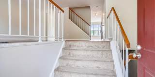 Updated 4 level TH w/ 2 FB & 2 "1/2" baths + One car garage! Gallery 14