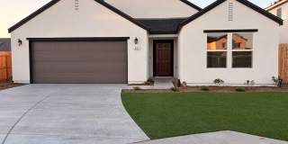 NEW Beautiful 3 Bedroom 2 Bath Home In Delano Gallery 1