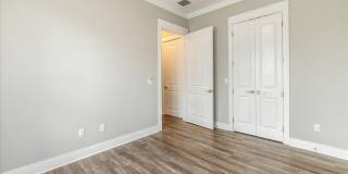 4072 Biltmore Avenue Gallery 21