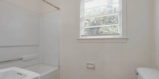 4 bed 2 bath house, Walk to Stadium!! Available July 2026 Gallery 41