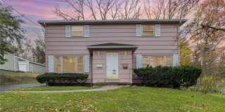 16 Summit Street Gallery 1