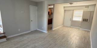 Spacious 2bedroom Townhome Gallery 1