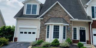 3 Bedroom 3.5 Bath End Unit Townhouse Gallery 1