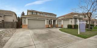 4 Bedroom, 3 Bath - 3 Car Garage - Gorgeous!!! Gallery 1