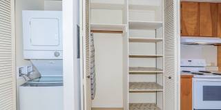 Piikoi Atrium - studio,1 bath with 1 covered parking stall Gallery 16