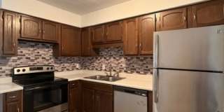 2116 Greenoaks Road - 1B Gallery 4