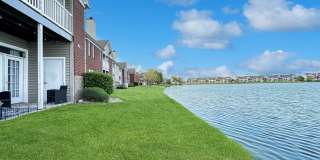 Grand Lakeside Escape: Spacious 3-Bedroom Retreat in Lakeshore Community Gallery 22