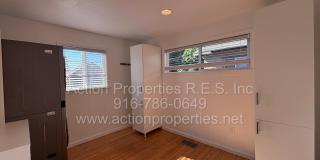 Downtown Roseville - 2 Bed, 1 Bath - Single Level Bungalow - Landscaping Included - Utilities Included! Street Parking Gallery 16