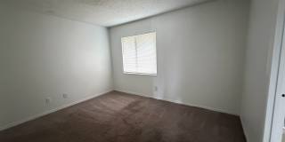 Cozy 2 Bed 2 Bath hlaf Duplex Gallery 7