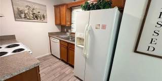 Room in 2 Bedroom Home at Mill Creek Pl Gallery 4