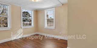 1921 Reynolds Street Gallery 38