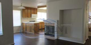 Large 4 bedroom, 3 bath house located on a large lot Gallery 8