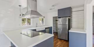 1242 N Commonwealth Ave Gallery 6