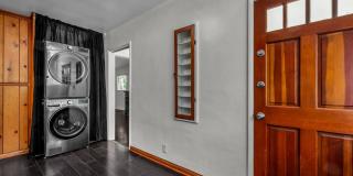 2 bed + 2 bath in amazing location!! Gallery 11