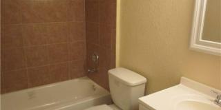 4215 S 57th Avenue Gallery 8