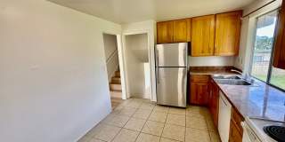 4 BR/2.5 BA/4 PK/Available May 1 Gallery 6