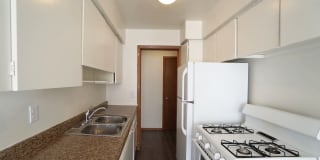 Como Court Gallery 12