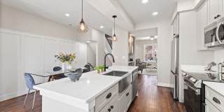 Newly Renovated Rowhome in Capitol Hill 4BR 3Bath Gallery 16