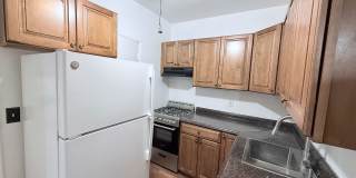 140 Woodside Green Gallery 1