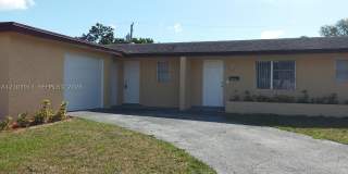 4304 N Shore Dr 4304 N Shore Dr Gallery 1