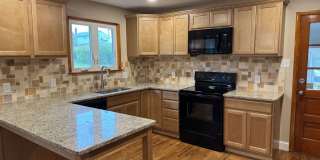 Stunning 3-bedroom, 3-bathroom single family home Stunning 3-bedroom, 3-bathroom single family home Gallery 13