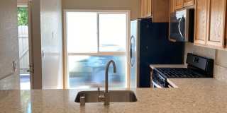$4900-  Mountain View Townhouse-2 bedroom 2.5 bath. Gallery 1