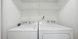 Fantastic End-Unit Townhome Available Now! Gallery 17