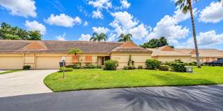 Annual UNfurnished renovated 2/2 villa in gated Bradenton community Gallery 1